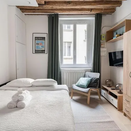 En Plein Coeur Du Marais * Parigi